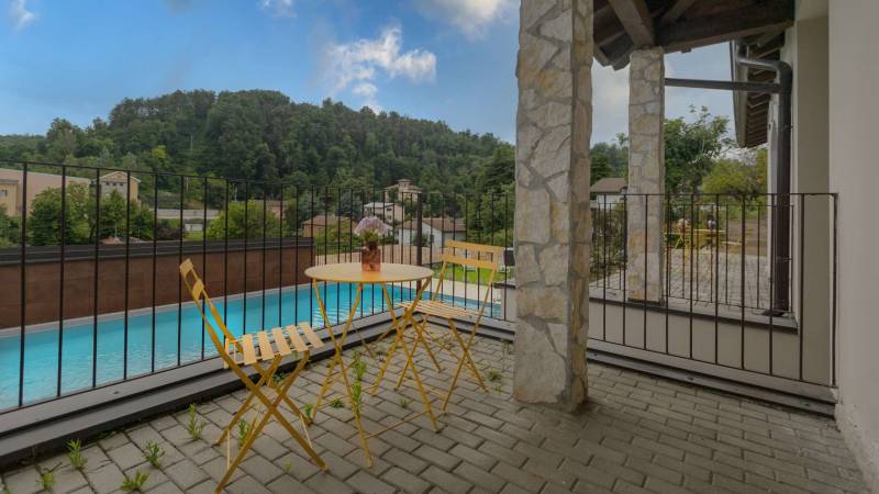 Luce-Boutique-Hotel-Fortunago-Pavia-pool-view-room-3-balcony Luce-Boutique-Hotel-Fortunago-Pavia-pool-view-room-3-balcony