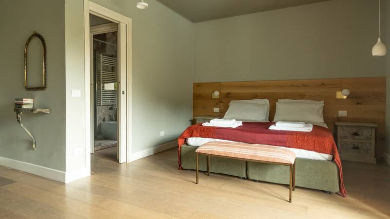 Luce-Boutique-Hotel-Fortunago-Pavia-pool-view-room-3a Luce-Boutique-Hotel-Fortunago-Pavia-pool-view-room-3a